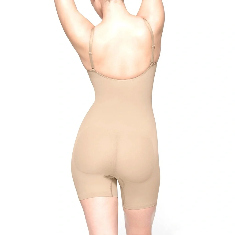 (B10) NEW SKIMS seamless sculpt mid thigh bodysuit,‎ sand, Size XS, NWOT